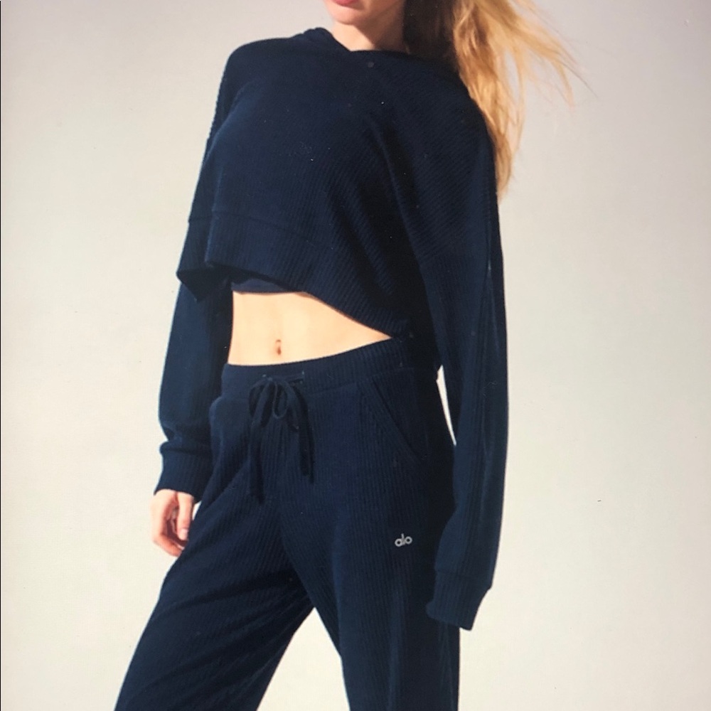 ALO Yoga Muse Ribbed Cropped Hoodie and Sweatpants Set, Black, Size S